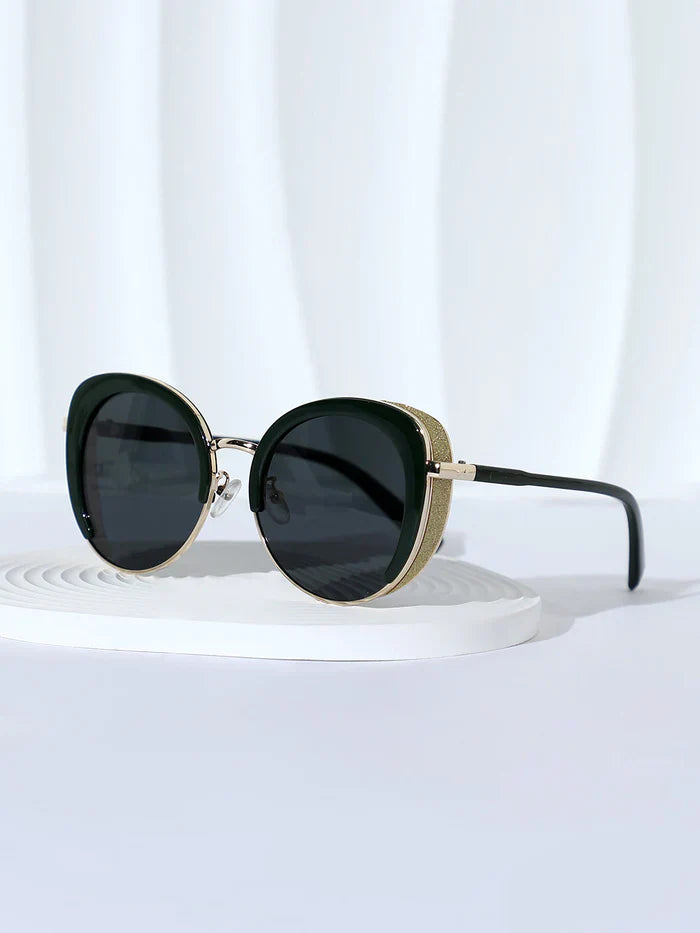 The Gleaming Oversized Sunglasses