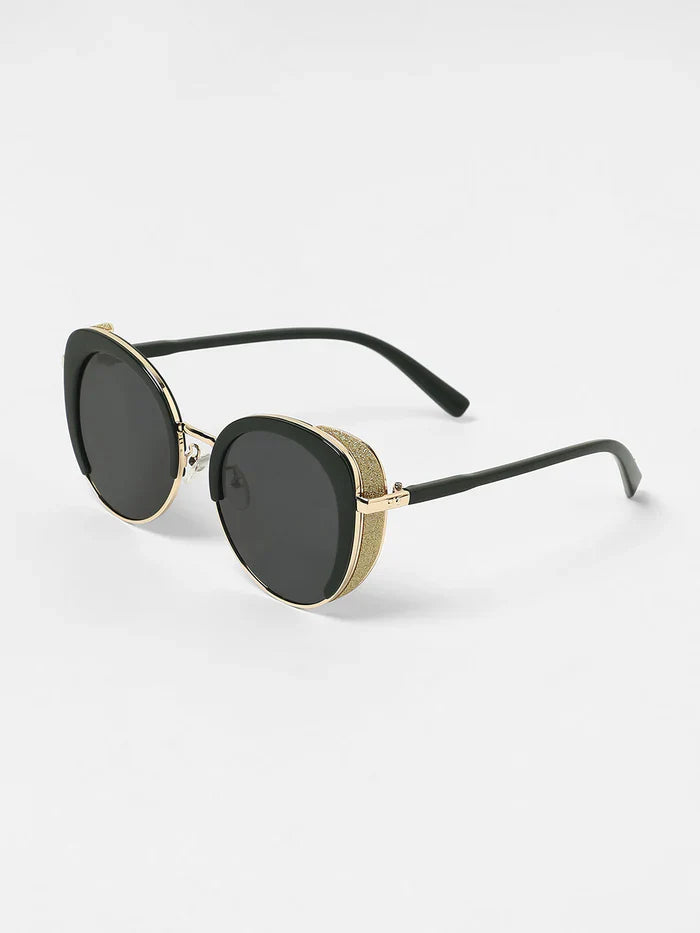 The Gleaming Oversized Sunglasses