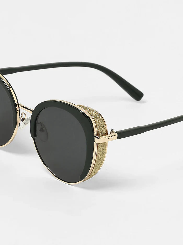 The Gleaming Oversized Sunglasses